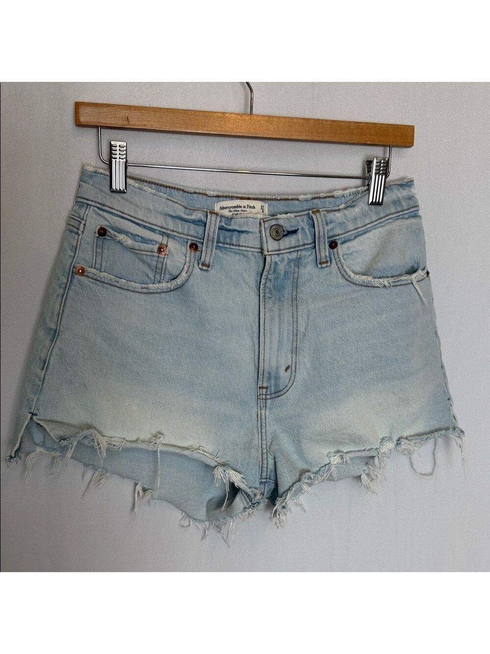 Abercrombie & Fitch The Mom Short High Rise Size 27 (4) Light Blue Denim Raw Hem